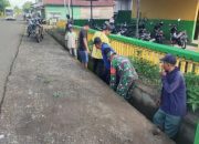 SDN 52 Welonge dan Koramil 02/Marioriawa Bersatu Bersihkan Lingkungan Sekolah